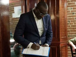 Board of Aldermen President Lewis Reed Signs New Approach Missouri medical cannabis petition